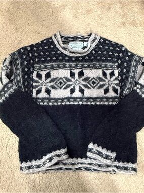 Cozy Nordic-Pattern women’s Sweater - Black & Gray
